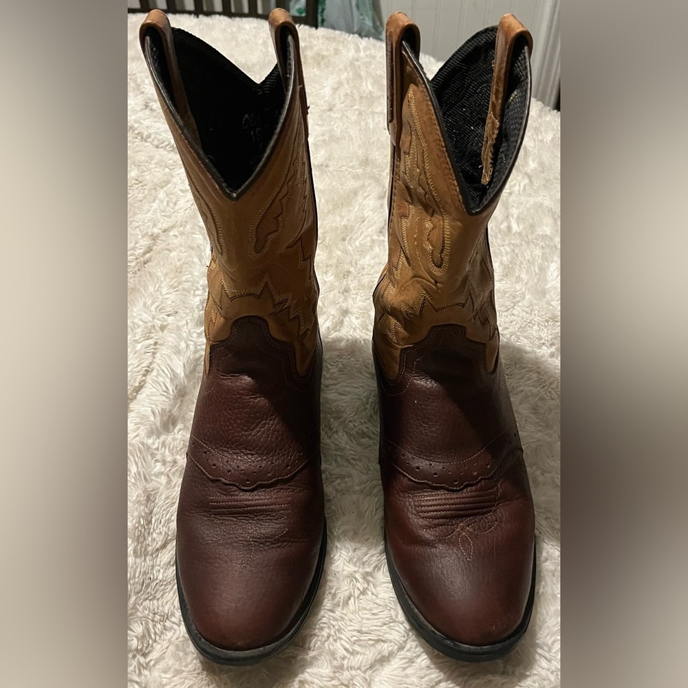 Old West Two Toned Leather Western Cowboy Boots Women’s size 10 (runs small)